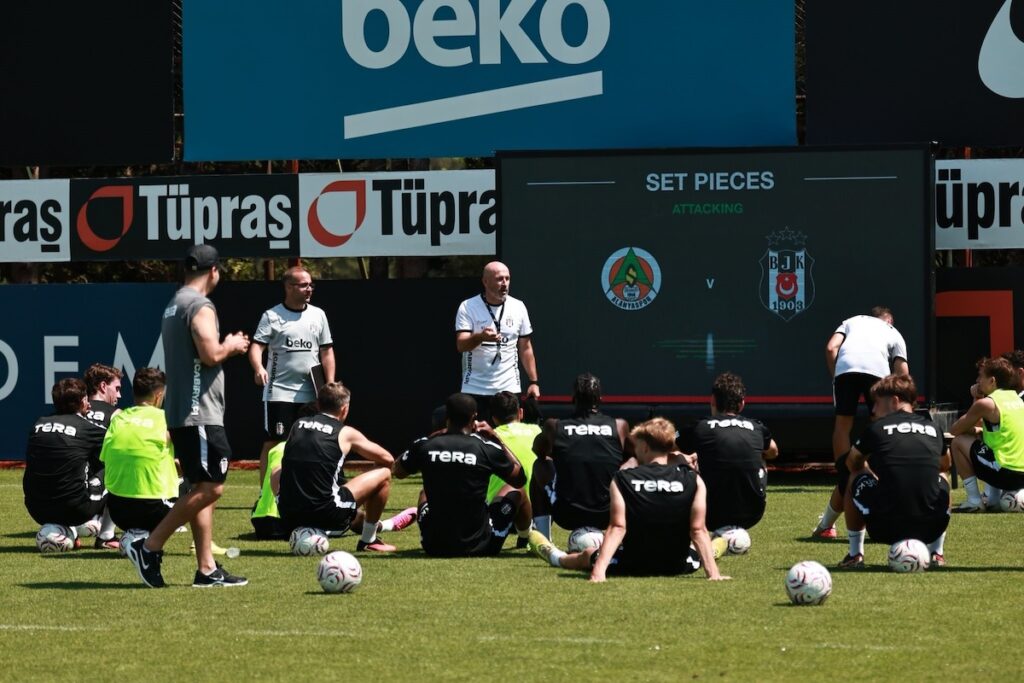 Offensive im Doppelpack: Besiktas legt 14-Mio-Offerte fur Ghedjemis vor und buhlt um Joe Willock Offensive im Doppelpack: Besiktas legt 14-Mio-Offerte fur Ghedjemis vor und buhlt um Joe Willock