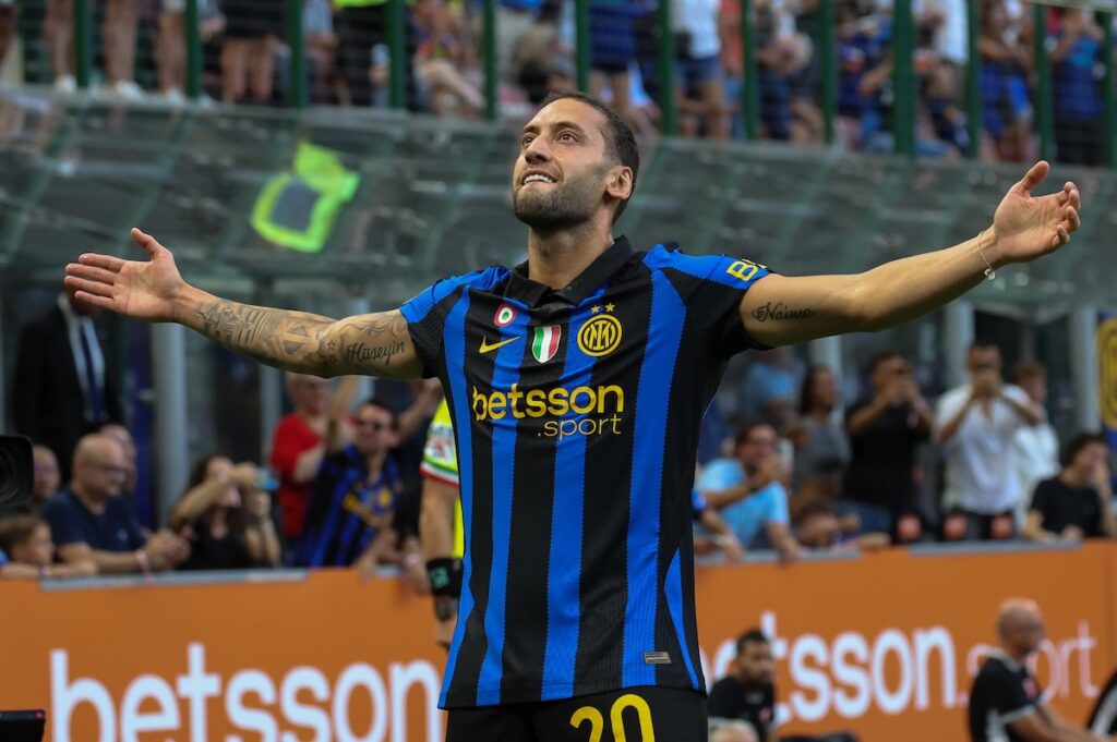 Inter glänzt zum Serie-A-Auftakt: Hakan Calhanoglu leitet mit Tor 4:1-Erfolg gegen Monza ein