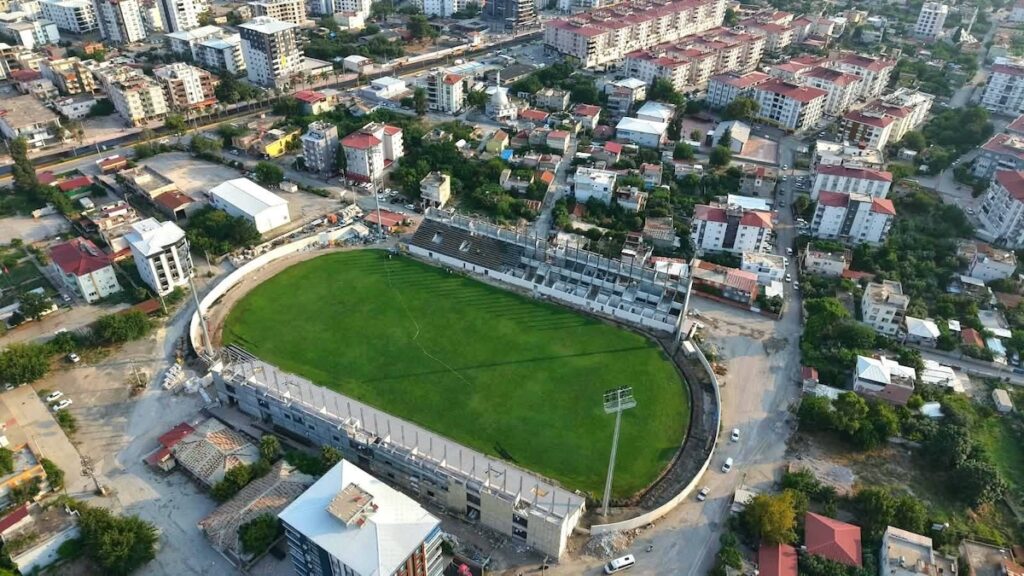 Modernisierung im Endspurt: So sieht die neue Spielstätte im 7 Ocak-Stadion in Osmaniye aus