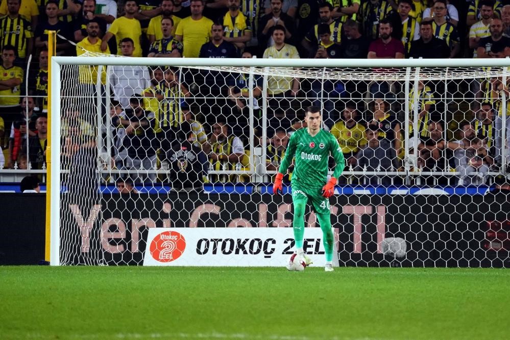 Fenerbahce: Livakovic wechselt zu Barcelona – Abwehr-Talent Oppong im Anflug Fenerbahce: Livakovic wechselt zu Barcelona – Abwehr-Talent Oppong im Anflug