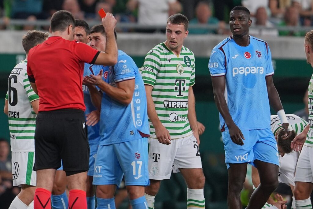 0:4-Destaster in Budapest: Trabzonspor scheidet nach zwei Platzverweisen sang- und klanglos gegen Ferencvaros aus 0:4-Destaster in Budapest: Trabzonspor scheidet nach zwei Platzverweisen sang- und klanglos gegen Ferencvaros aus