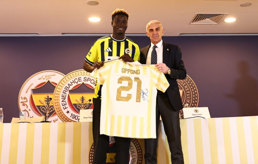 Fenerbahce präsentiert Abwehr-Talent Kojo Peprah Oppong: Ansage im Konkurrenzkampf Fenerbahce präsentiert Abwehr-Talent Kojo Peprah Oppong: Ansage im Konkurrenzkampf
