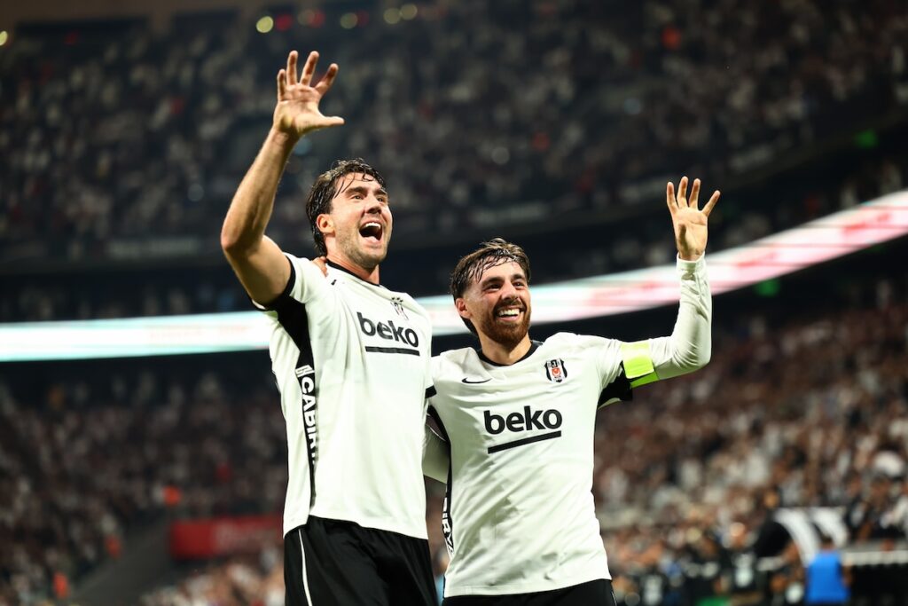 Besiktas feiert 6:2-Schützenfest gegen Corum FK: Vlahovic-Hattrick vor dem großen Istanbuler Derby!