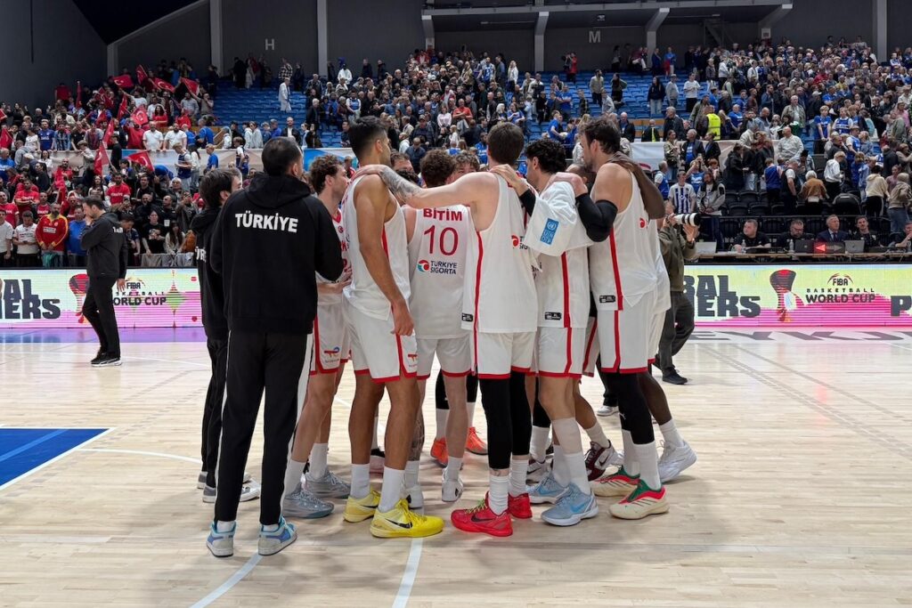 WM-Ticket vorzeitig gelöst: Türkische Basketball-Auswahl überrollt Island mit 110:73! WM-Ticket vorzeitig gelöst: Türkische Basketball-Auswahl überrollt Island mit 110:73!