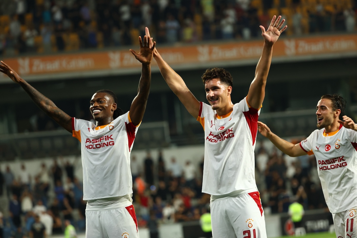 Thriller in der 90.+8. Minute: Sara erlöst Galatasaray nach Osimhen-Schock im Derby