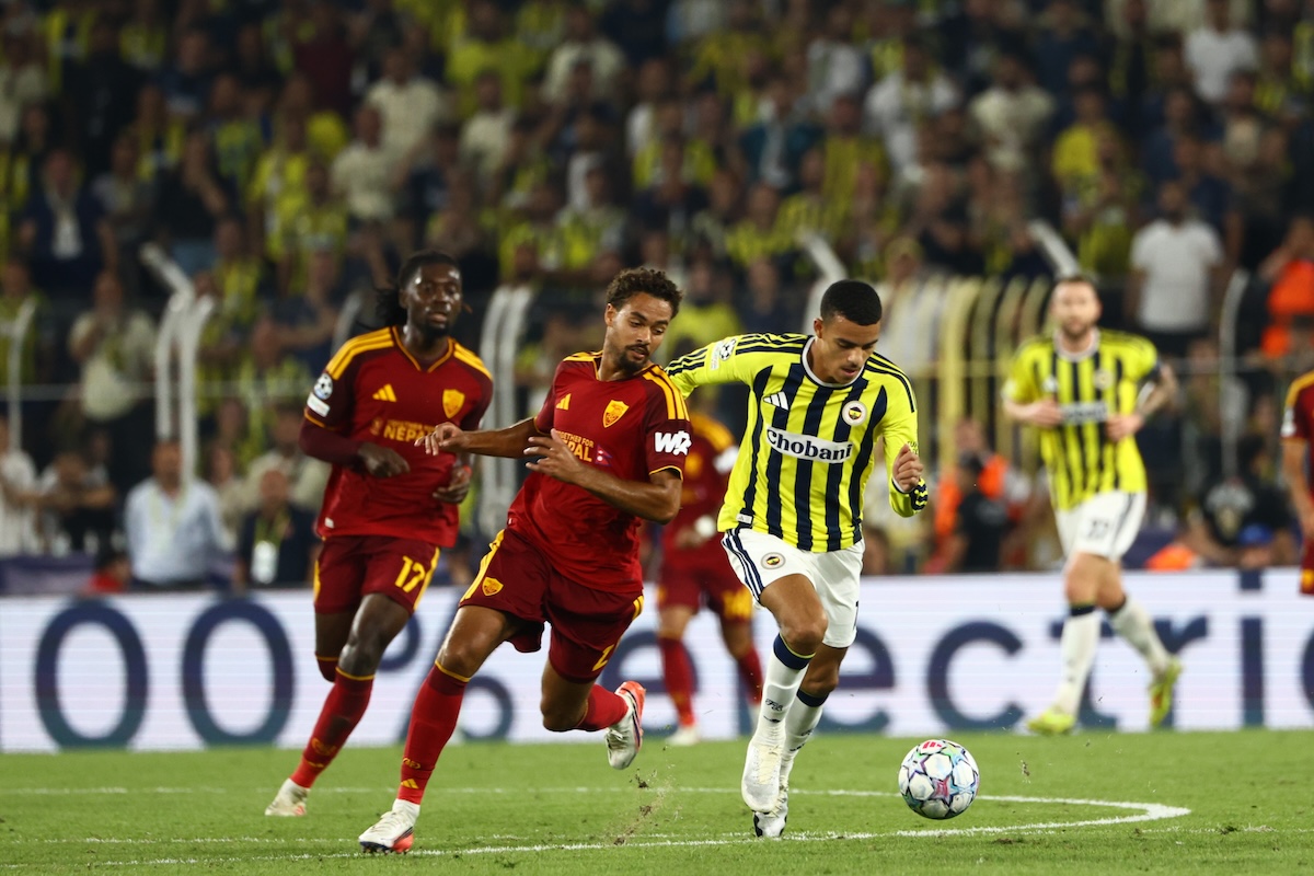 Achtzehn Jahre Warten beendet: Fenerbahce startet mit Remis gegen Rom in die Königsklasse