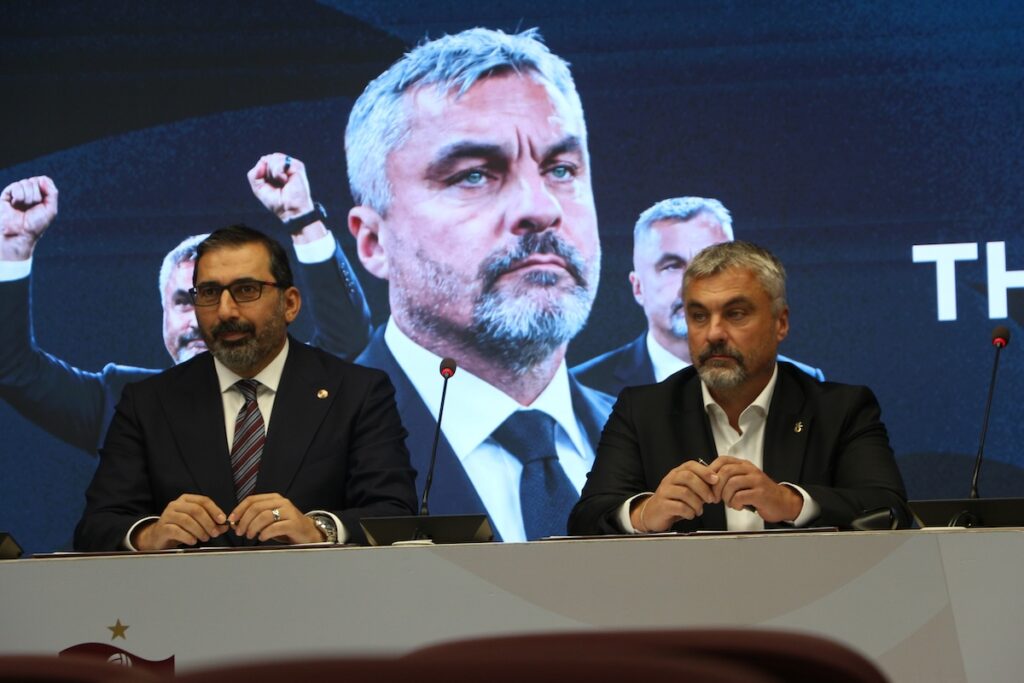 Antritt mit klarem Taktikplan: Wie Thomas Reis bei Trabzonspor das Maximum aus Mohamed Salah herausholen will Antritt mit klarem Taktikplan: Wie Thomas Reis bei Trabzonspor das Maximum aus Mohamed Salah herausholen will