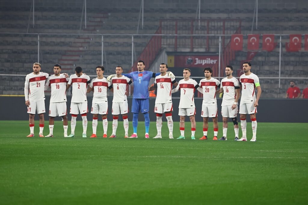 Türkei muss ohne Güler und Yilmaz gegen Italien ran: Duo verlässt Trainingslager vorzeitig Türkei muss ohne Güler und Yilmaz gegen Italien ran: Duo verlässt Trainingslager vorzeitig