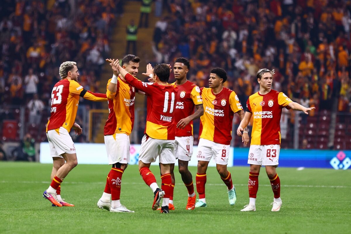 Sieg in Unterzahl: Galatasaray ringt Kasimpasa mit 3:1 nieder und sichert sich die Tabellenführung
