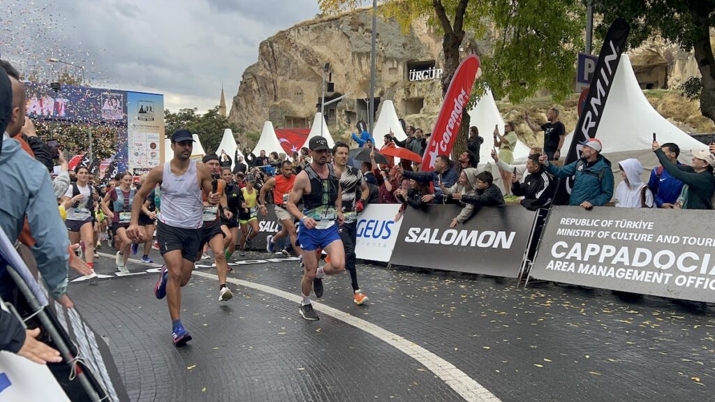 Sport-Spektakel in der UNESCO-Region: Fast 3.000 Läufer aus 78 Ländern stürmen Kappadokien