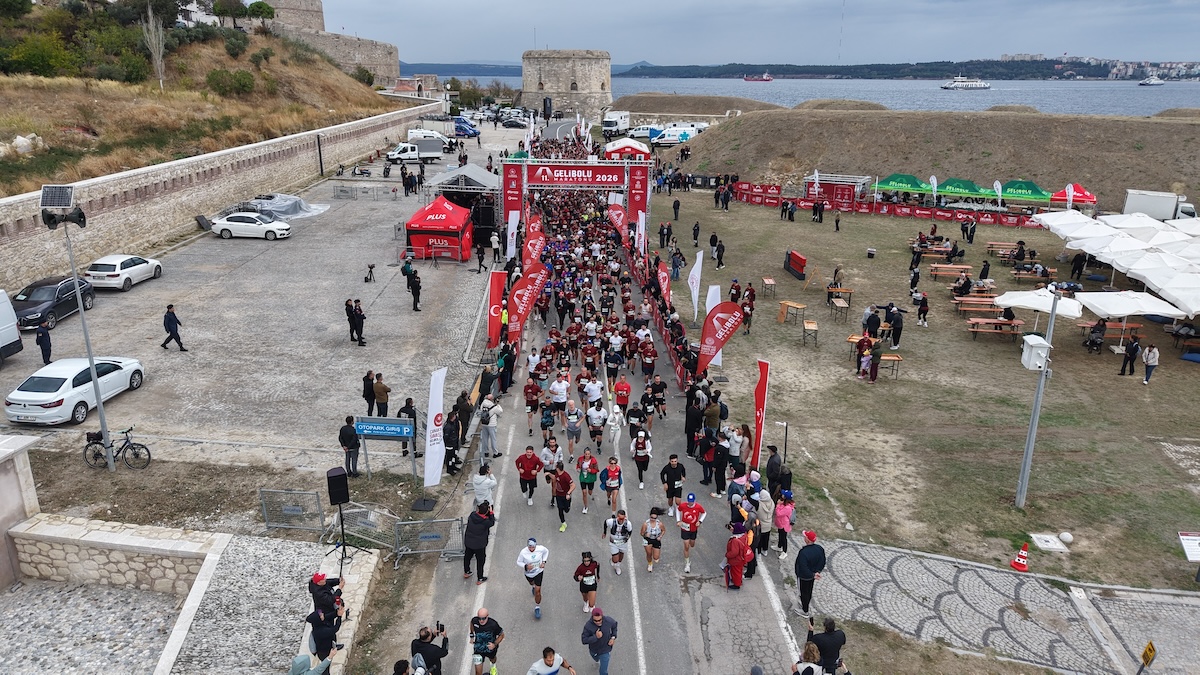 Bewegendes Gedenken in Canakkale: 3.000 Läufer erobern die historische Halbinsel Gallipoli
