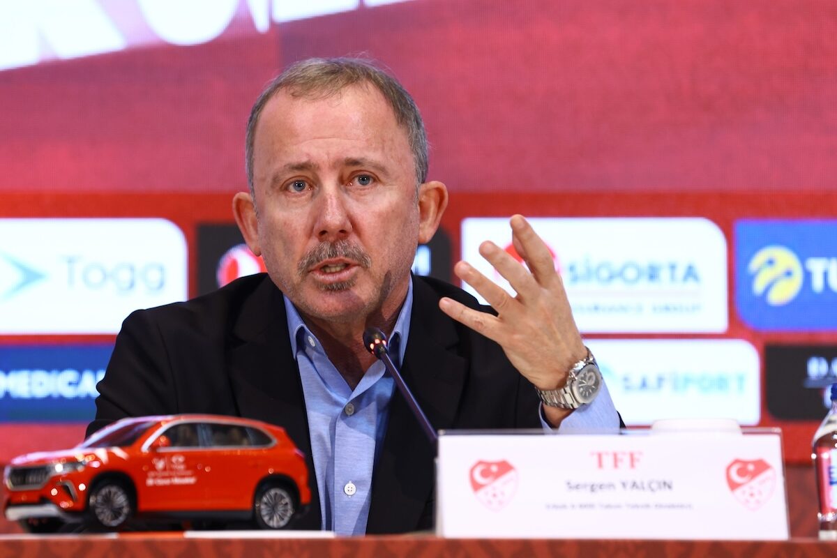 Erste Maßnahme als Nationaltrainer: Sergen Yalcin wirbt um Augsburg-Talent Mert Kömür für Türkei-Wahl