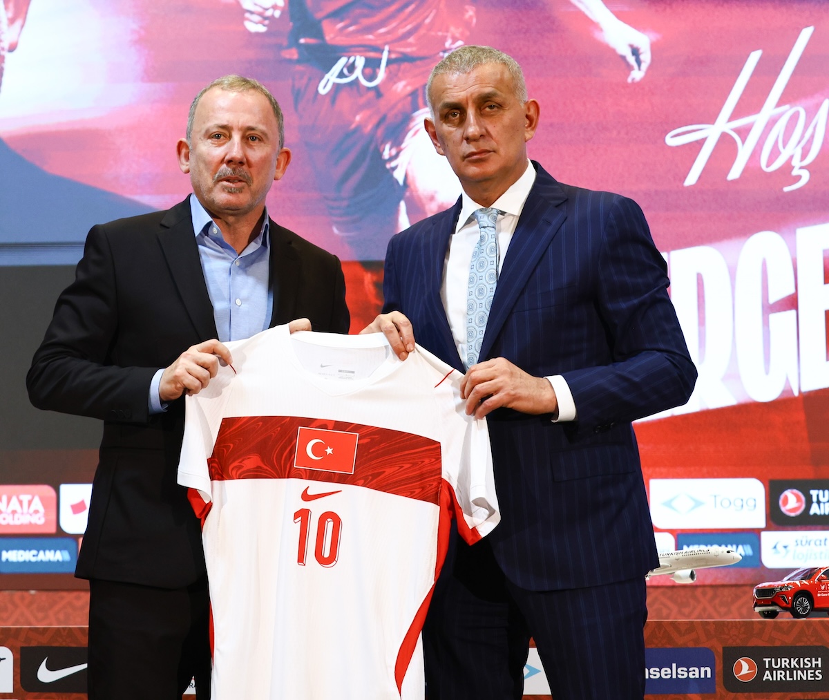Offizieller Festakt in Riva: Sergen Yalcin unterschreibt und wird neuer türkischer Nationaltrainer