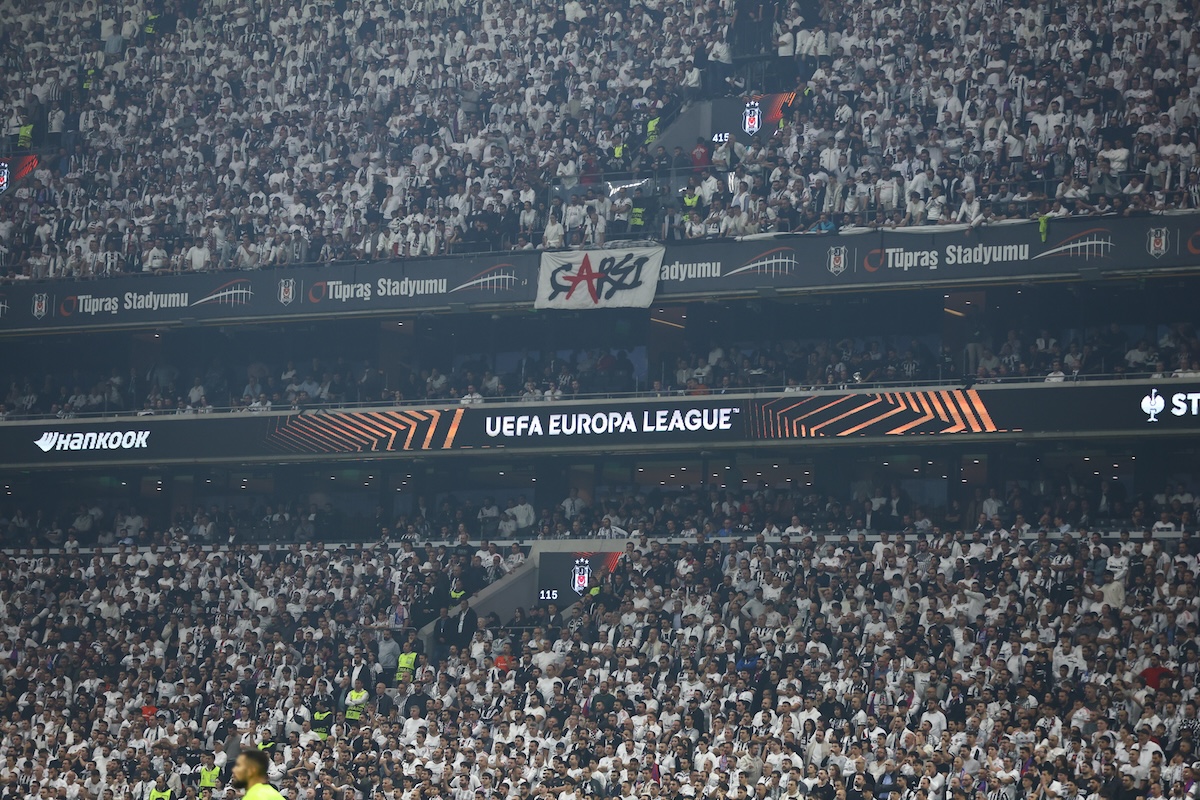 Ausfall-Schock bei Besiktas: Miretti nach Schulterverletzung wochenlang raus – Festung Tüpras-Stadion