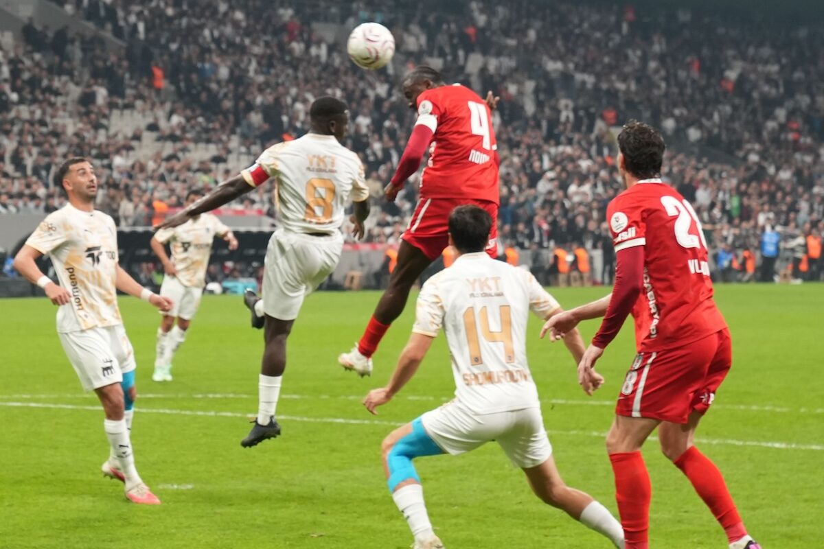Joker-Tore sichern den Sieg: Besiktas schlägt Basaksehir mit 2:0 und bleibt zu Hause ungeschlagen