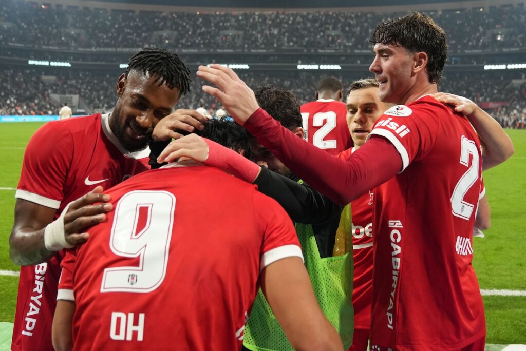 Joker-Tore sichern den Sieg: Besiktas schlägt Basaksehir mit 2:0 und bleibt zu Hause ungeschlagen Joker-Tore sichern den Sieg: Besiktas schlägt Basaksehir mit 2:0 und bleibt zu Hause ungeschlagen