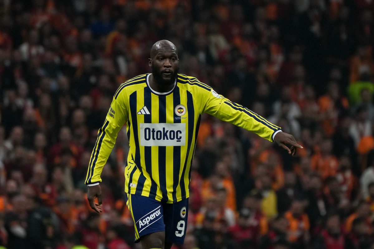 Osimhen-Doppelpack entscheidet das große Istanbul-Derby: Galatasaray schlägt Fenerbahce mit 2:1 und baut Rekordserie aus