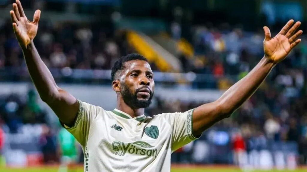 Liebeserklärung an die Fans: Bursaspor-Star Kelechi Iheanacho verspricht die Rückkehr in die Süper Lig Liebeserklärung an die Fans: Bursaspor-Star Kelechi Iheanacho verspricht die Rückkehr in die Süper Lig